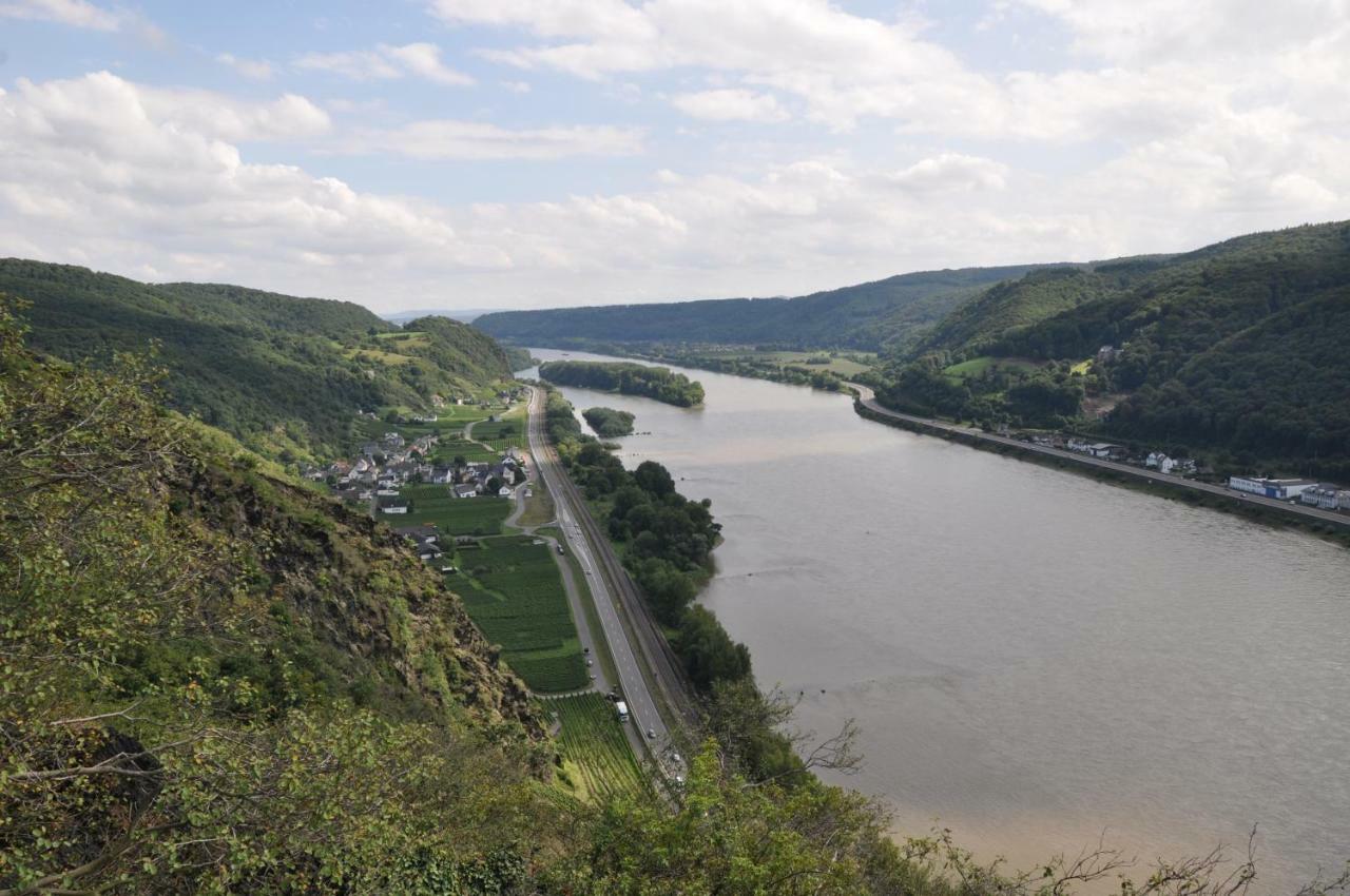 T&T Ferienwohnung Rheinbrohl Экстерьер фото